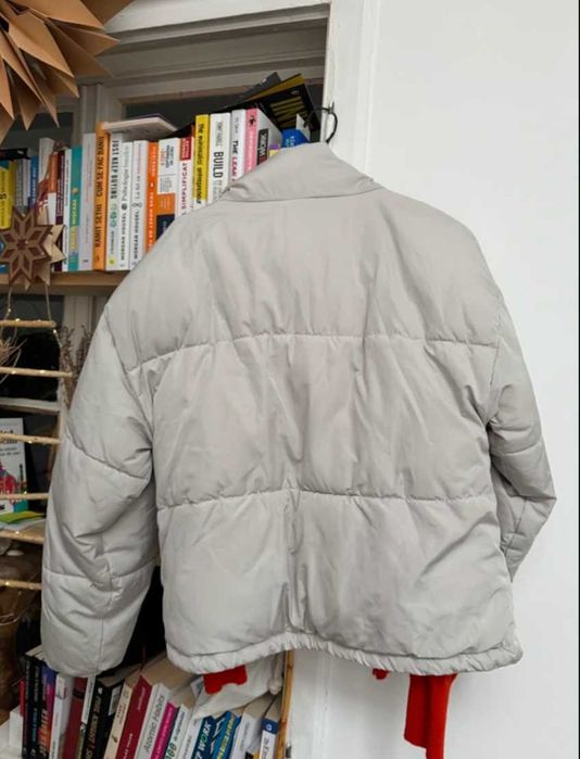 Jacheta puffer cu interior moale
Jacheta puffer cu interior moale