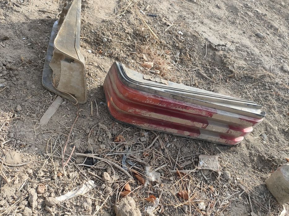 Задний плафон правый 190 мерс