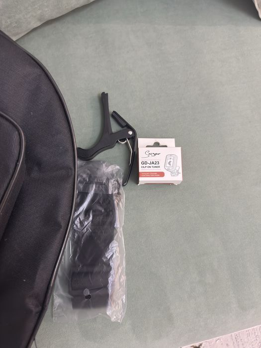 Акустическая гитара Cremona D977 + чехол и аксессуары