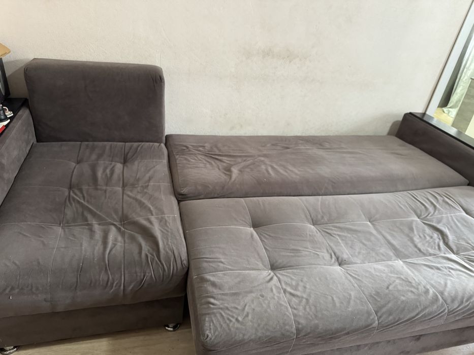 Диван с креслом, требуется ремонт