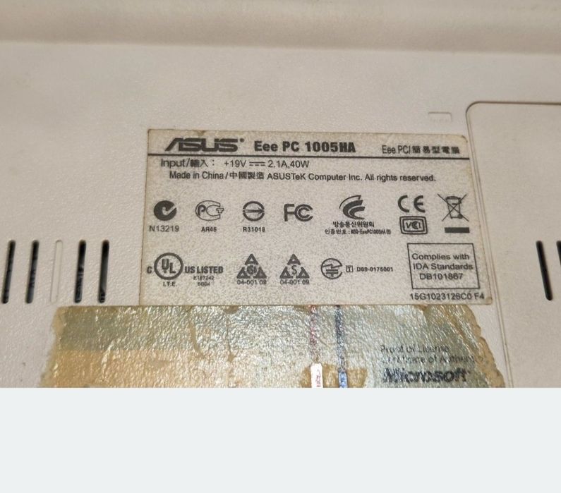 Mini laptop Asus Eee PC 1005HA, funcțional la priza