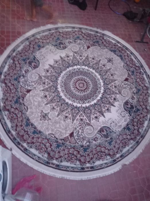 Продаю ковёр круглый