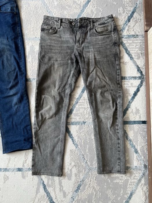 Джинсы синие и серые