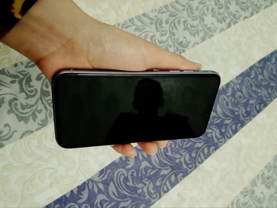 iPhone 11. Sroshno sotiladi