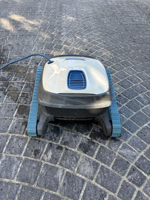 Aspirator piscina Dolphin S100