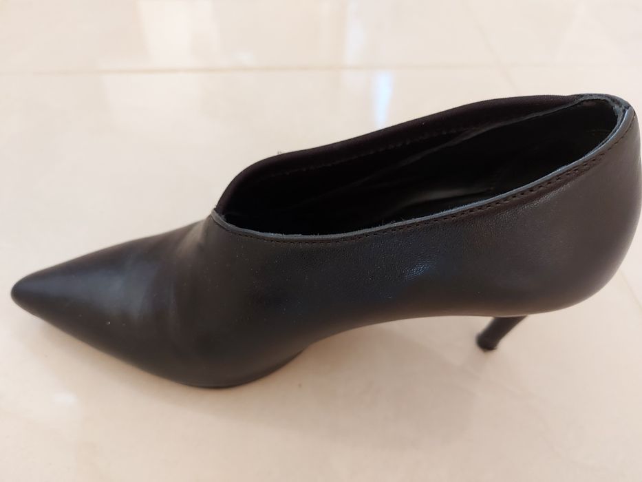 Vand pantofi de la Tosca Blu din piele naturala