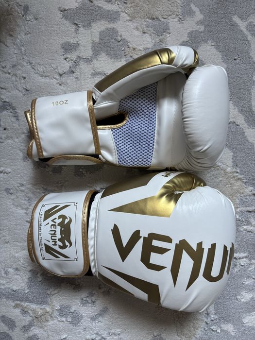Боксёрские перчатки