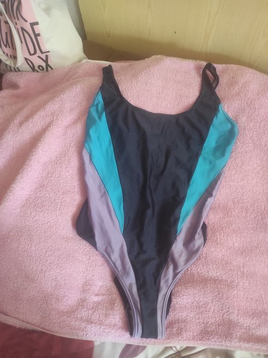 Продам купальник