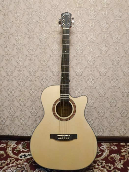 Aukstik gitara, ekvalazer yo'q, sumkasi bor, 1xafta garantiya,