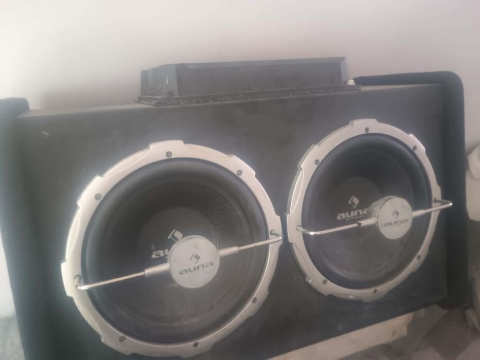 Vand tub de bass auto