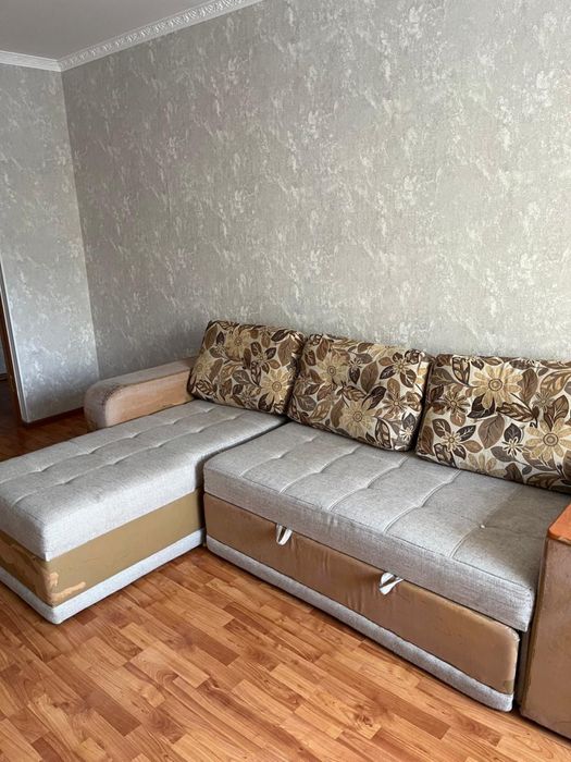 Продам б/у диван