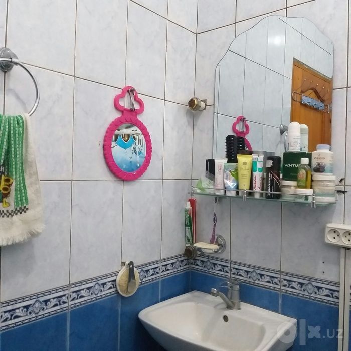Продаётся 3 ком.квартира в Домбрабаде, 3 хонали Уй сотилади Домбиробод