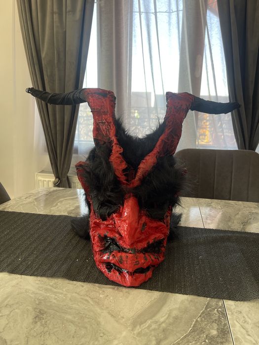 Masca traditionala, confectionata manual!