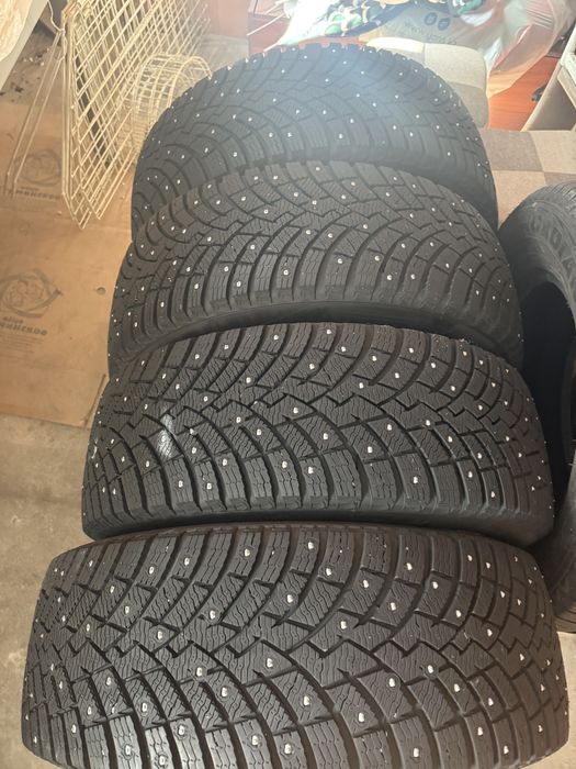 Шины  шипованные  размер 235/55-19