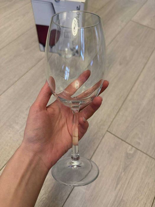 Два бокала Pasabahce Classique для вина