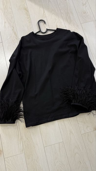 Кофта с перьями добротными