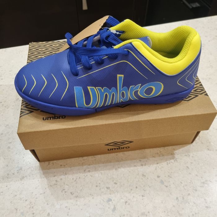 Футболни обувки Умбро
