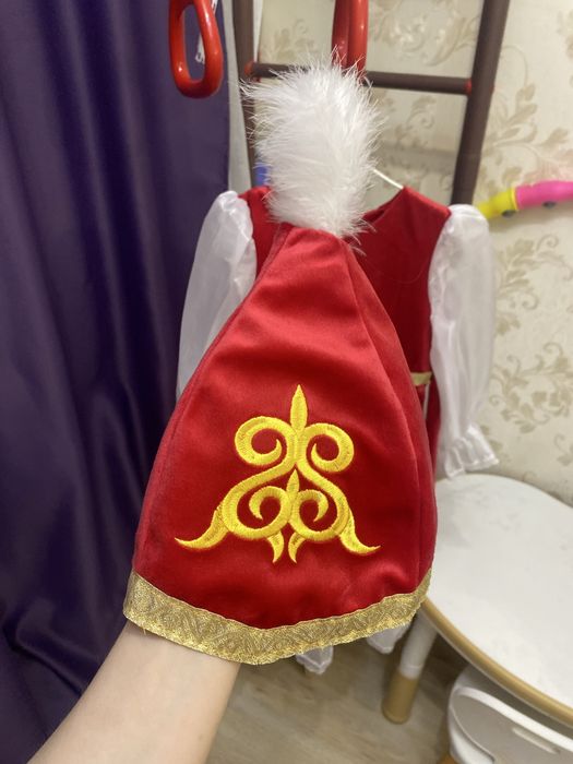 Продам Казахское нарядное платье для девочки