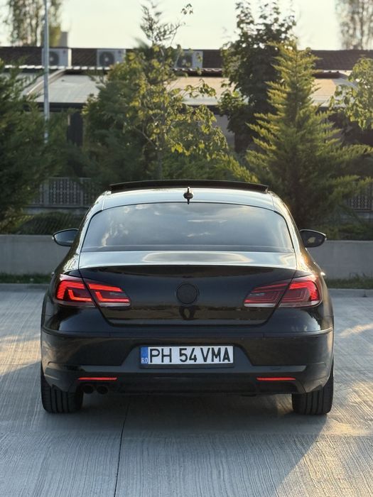 * Volkswagen Passat CC *