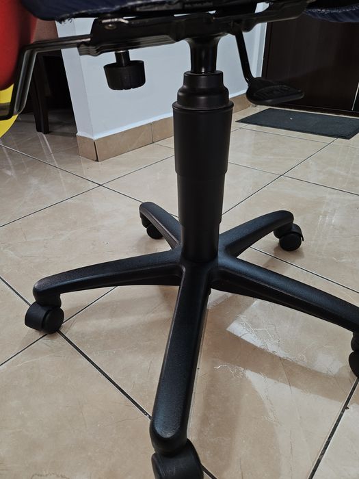 Scaun de birou robust