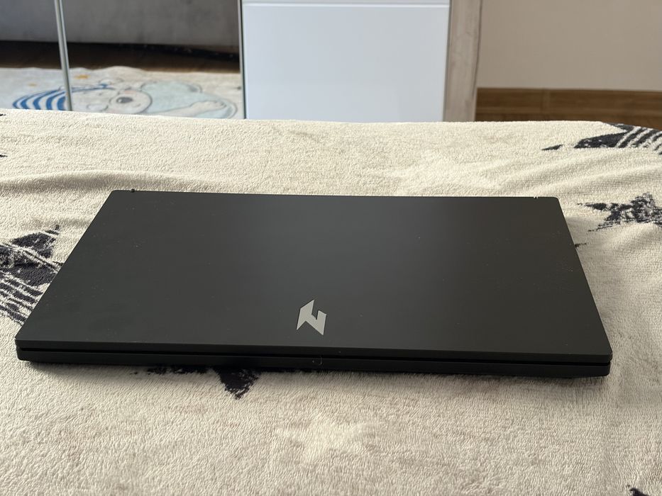 Vind leptop acer e stricat sa stins si nu mai apare imaginea