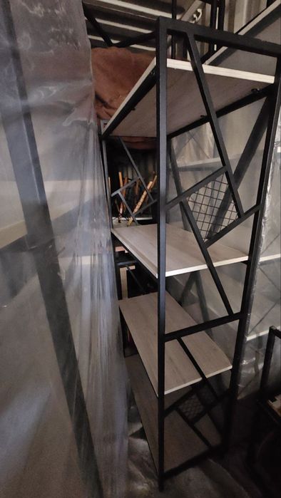 Стеллаж сотилади Лофт