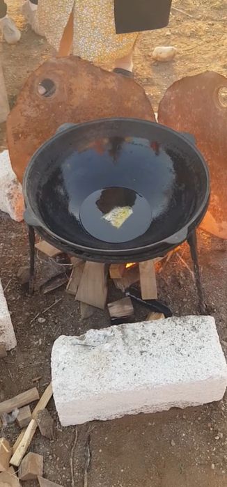 Продам чугунный казан