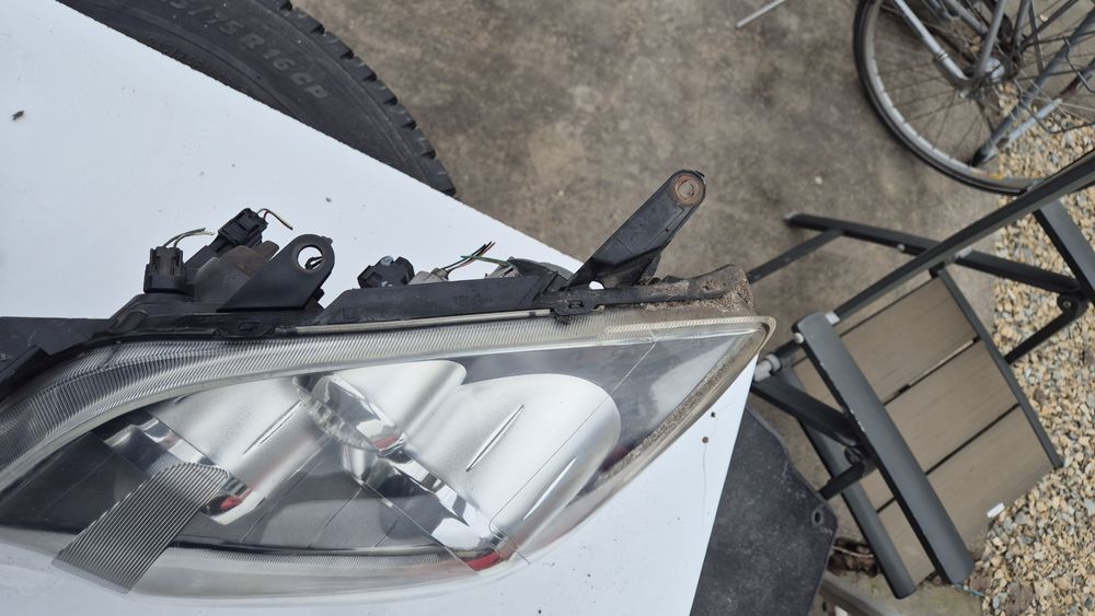 Оригинални Фарове  за Тойота Авенсис Т25 Фейс  2006- 2009г