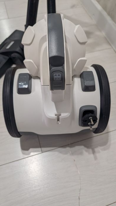 Продаю пылесос Kärcher VC 3 Premium