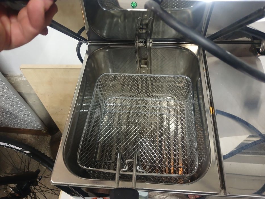 Фритюрница новый beekers 8+8