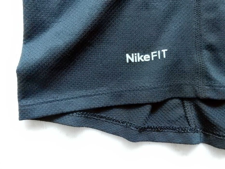 Tricou ciclism dame Nike Run + Dri Fit. Marime L (173 cm inaltime).