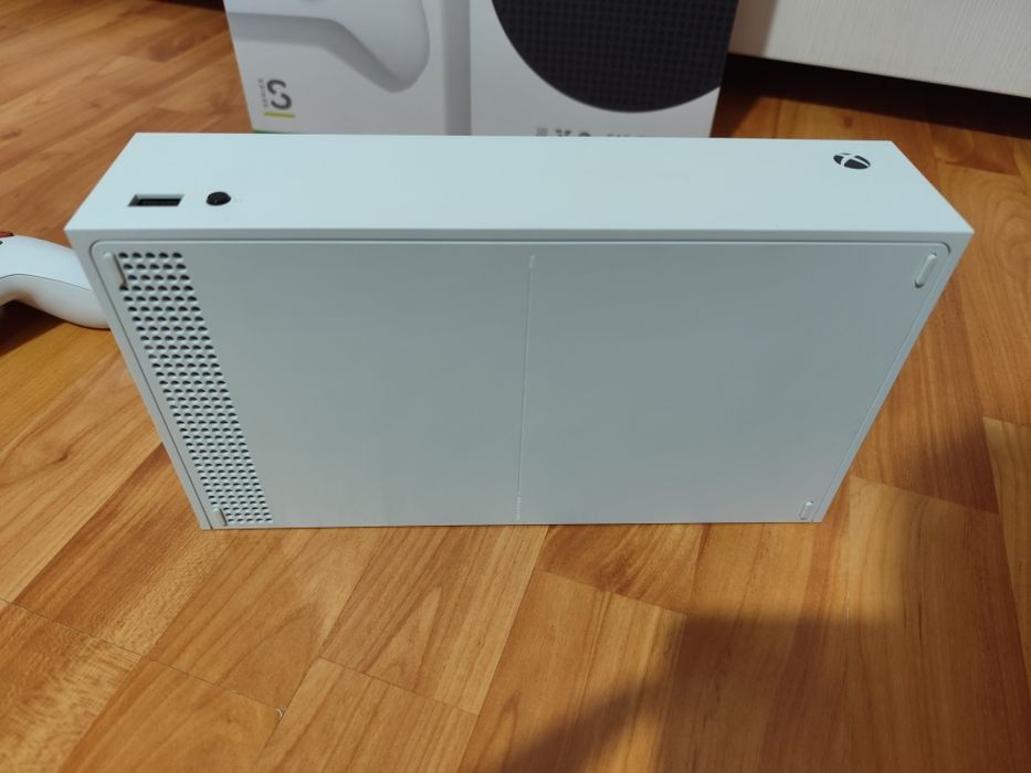 Xbox series S 512gb intretinut si nefolosit