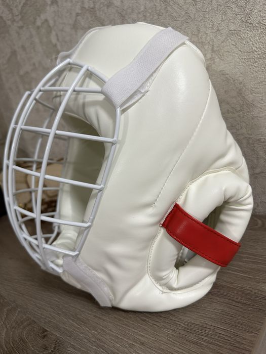 Продам шлем для карате