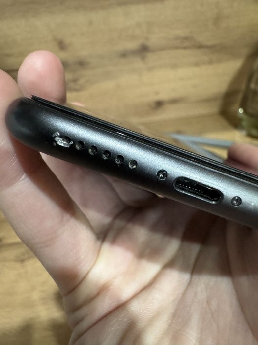 Продам IPhone 11  | 128gb | iOS 18.1