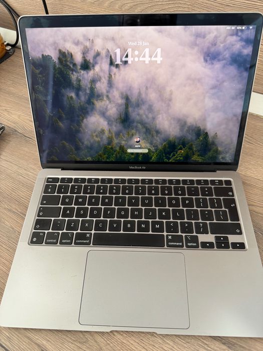 MacBook 13 256 BG M1 2020