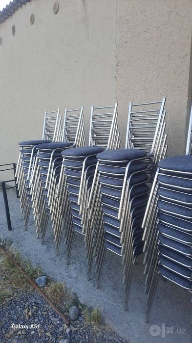 Nerjaveyka stol va stullar
