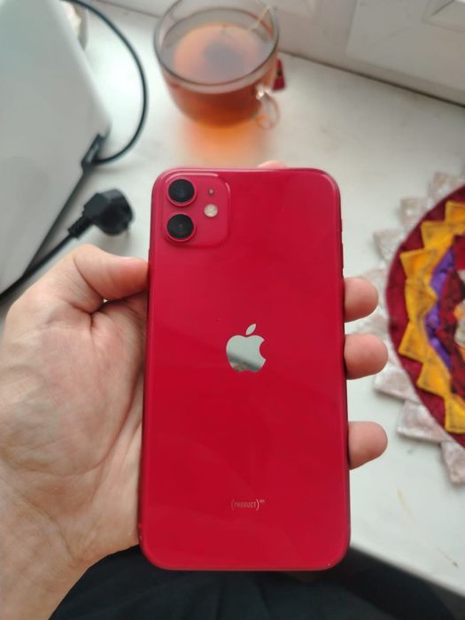 Айфон 11 красный