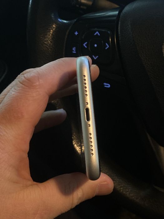 Продается Iphone 11 128Gb без ремонта в идеальном состояние