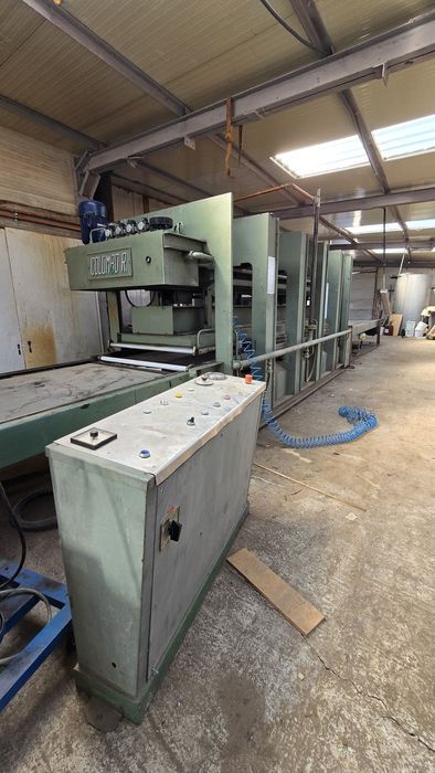 Presa hidraulica COLOMBO incalzita pentru panouri din lemn / parchet