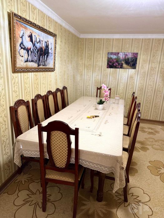 Продаётся стол и стулья