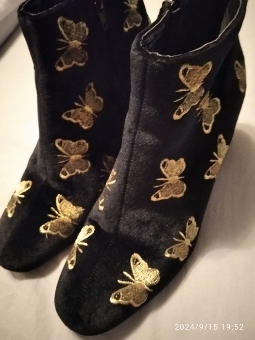 Елегантни боти с ток