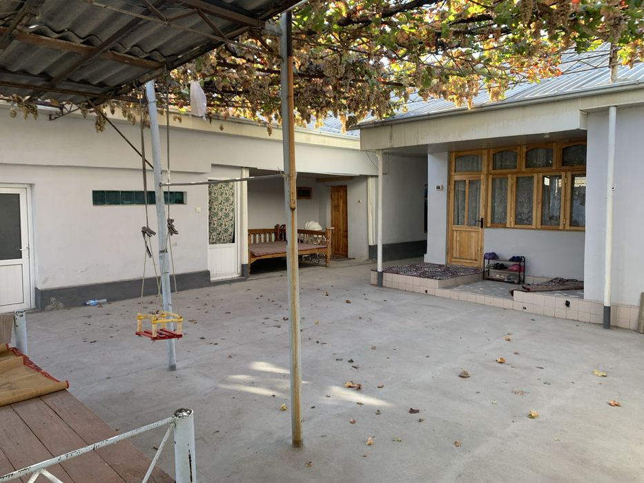 Ховли уй сотилади