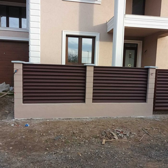 Garduri din panou stil jaluzele, sipca metalica, tabla, plasa si BCA