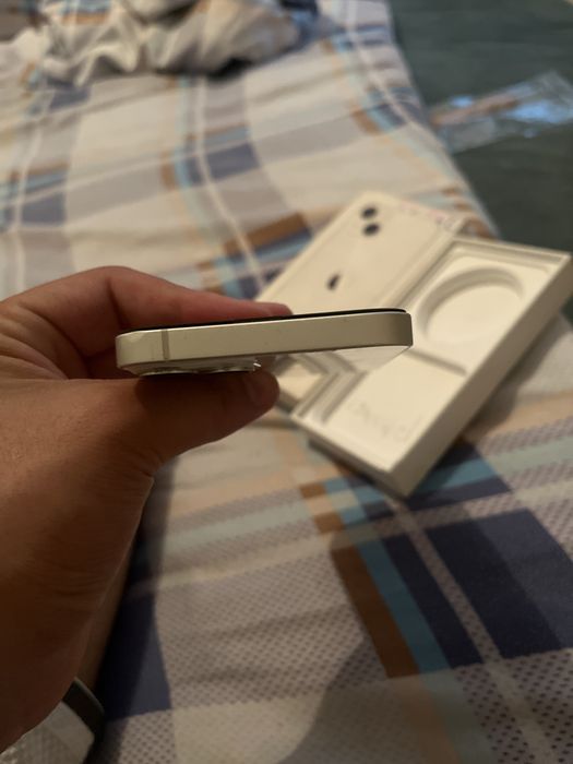 iPhone 13 128гб в белом цвете