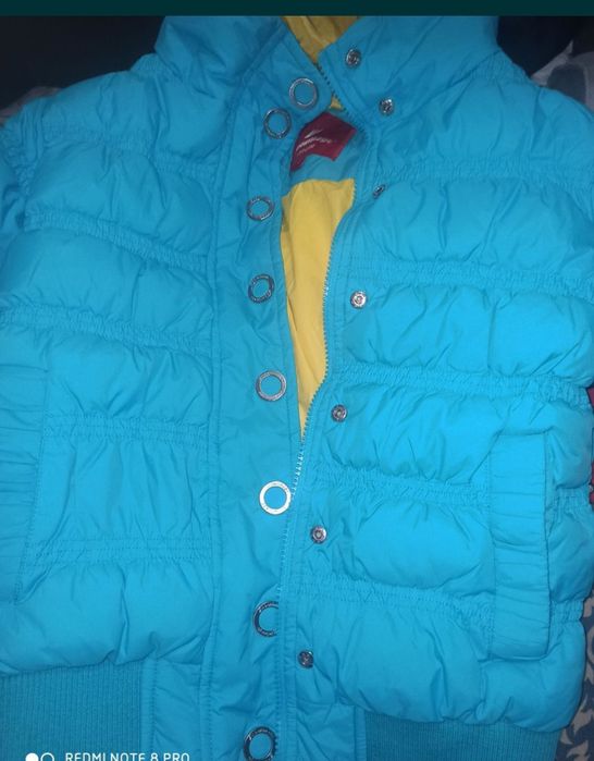 Продам курточки на девочку