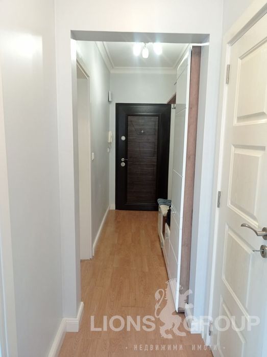 Дава се под наем Тристаен апартамент в Варна, Бриз - 85 кв.м за 598.23 € - Снимка #7