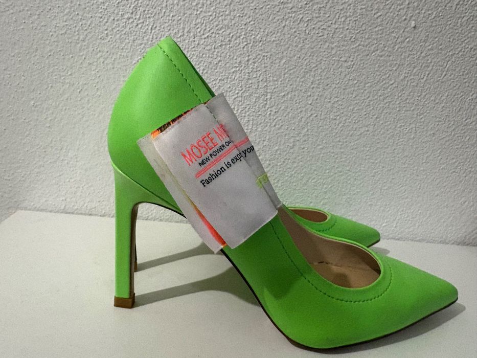 Pantofi stiletto piele verde neon superbi