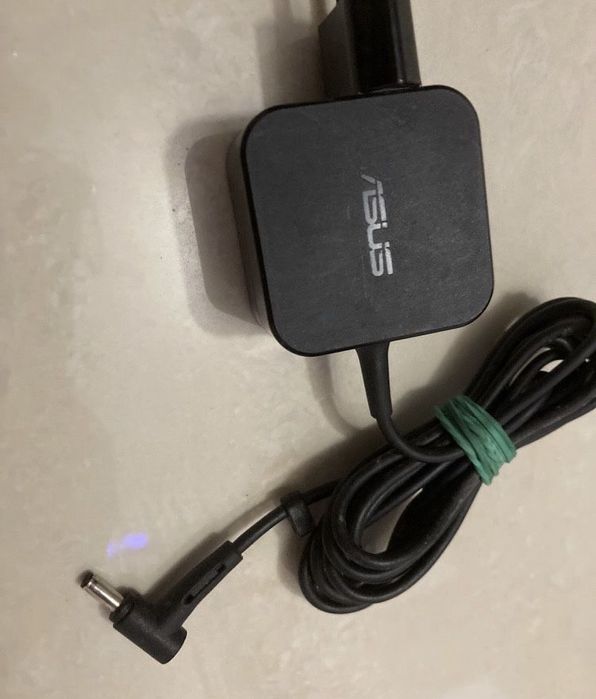 Adapter Asus 19v . Incarcator Asus 19v . Alimentator Asus 19v