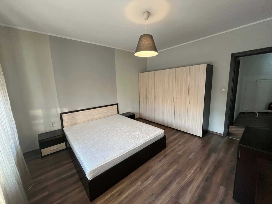 Продавам спален комплект всичко от снимките