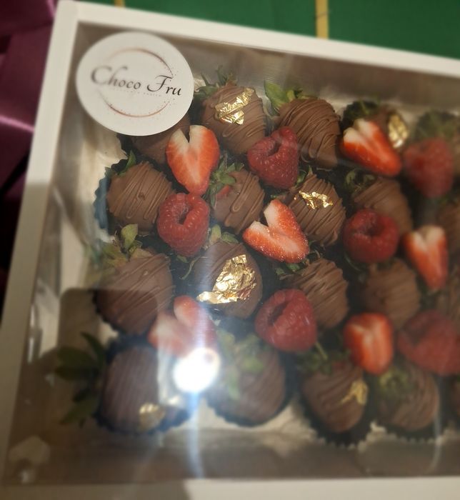 Клубника в шоколаде Фрукты в шоколаде  Подарки